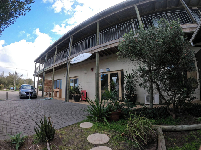Exterior & Views, Center Break beach stay, Coorow