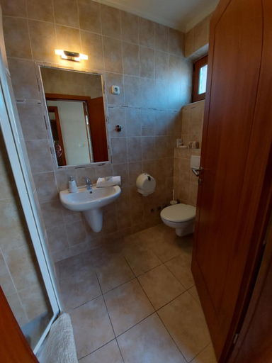 Bathroom 3, Hotel Villa Pax, Balatonalmádi
