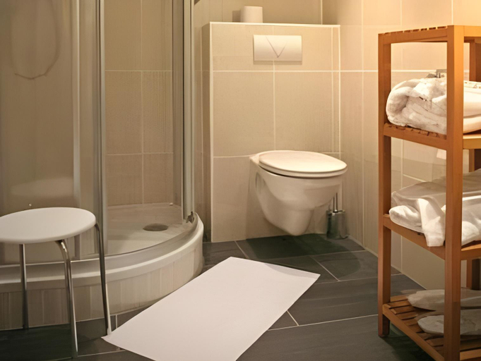 Bathroom 3, Haus Dumicketal, Olpe