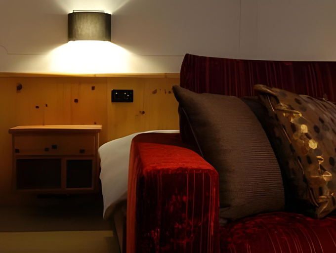 Bedroom 3, Sporthotel Pontresina, Maloja