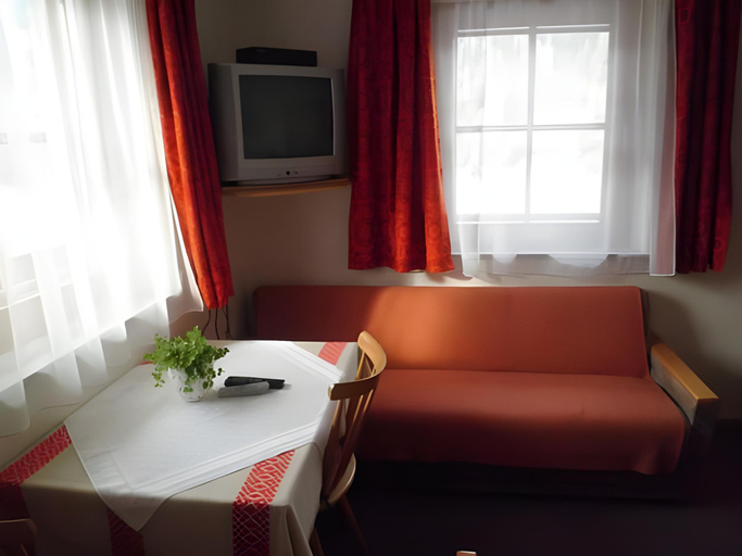 Others 5, Gasteheim Potscher, Lienz