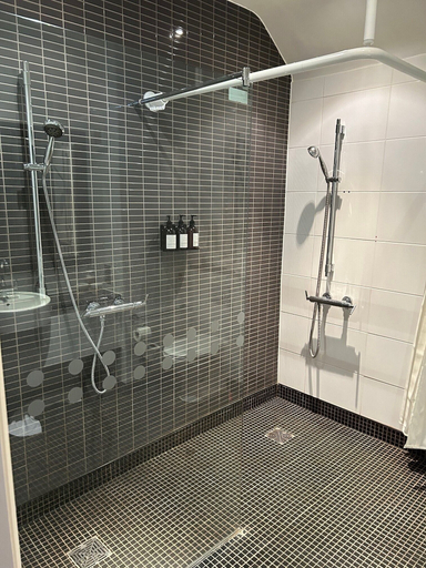 Bathroom 4, Ridings at Theobalds Park, Hertfordshire