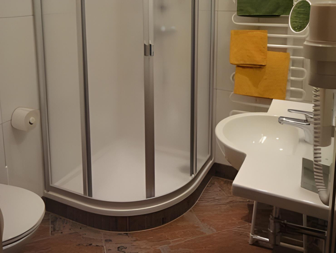 Bathroom 5, Hotel Schwaigerhof, Liezen