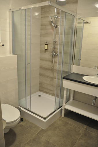 Bathroom 2, Mazurski Diament kolo Mragowa, Mrągowo