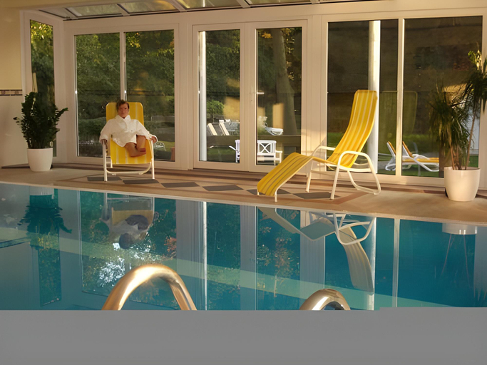 Others 5, Parkhotel Kluschenberg, Ludwigslust-Parchim