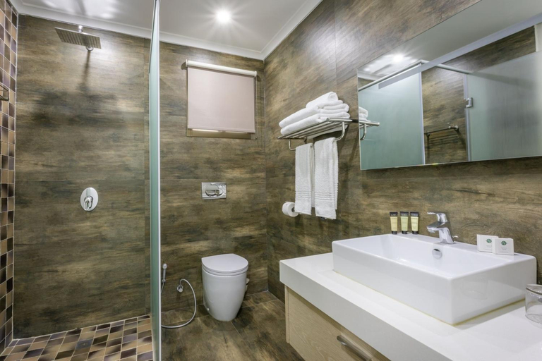 Bathroom 3, Fallsway, Lusaka
