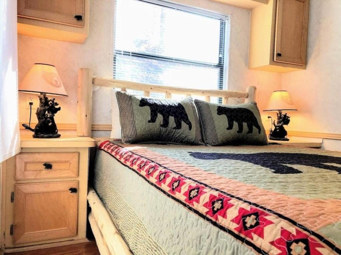Bedroom 2, Mountain View #615, Swain