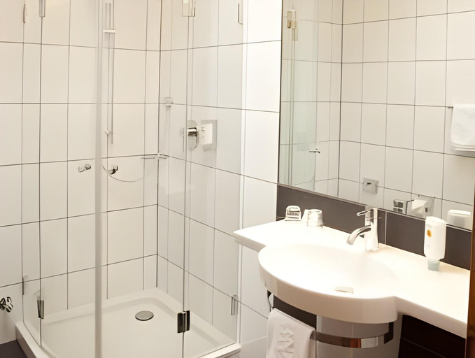 Bathroom 2, Akzent Hotel Deutsche Eiche, Uelzen