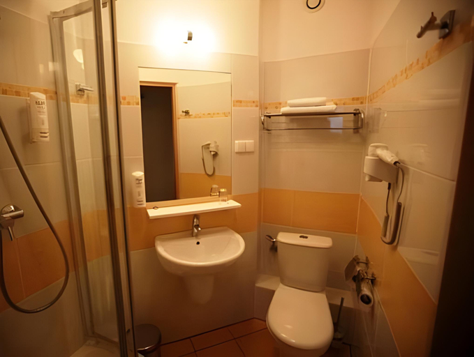 Bathroom 4, Weiser Hotel, Środa Śląska