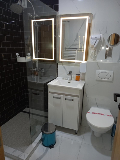 Bathroom 4, Prenociste Srebrno Jezero, Veliko Gradište