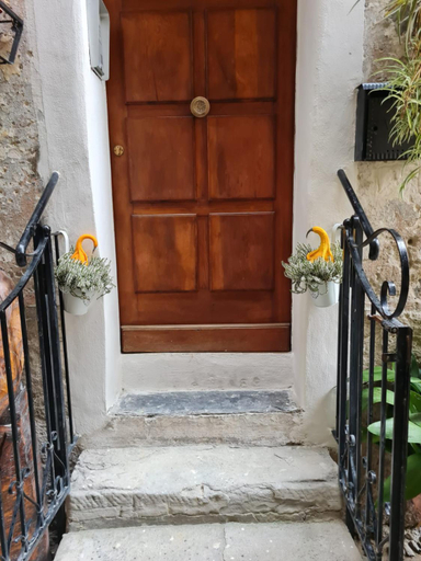 Exterior 6