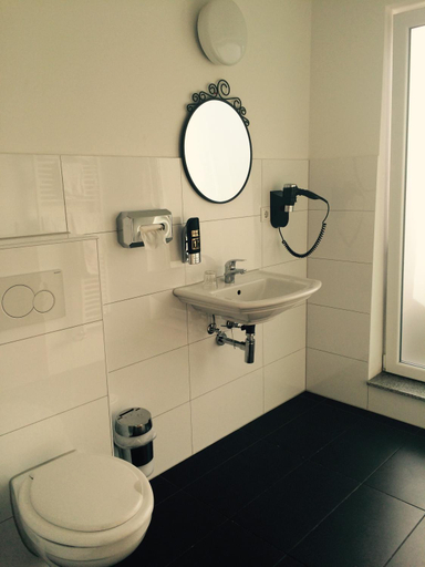 Bathroom 3, Hotel Cara Vita Cologne, Köln