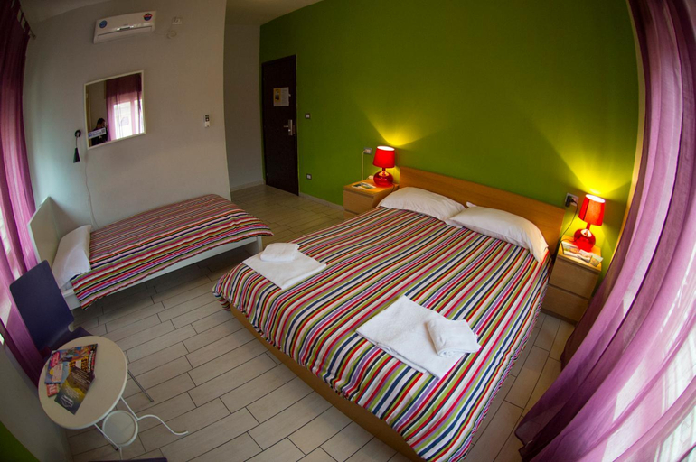 Bedroom 3, Hostel of the Sun, Napoli