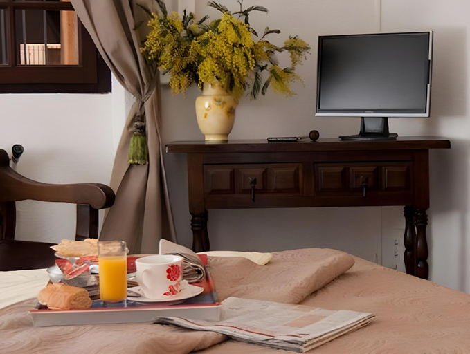 Bedroom 3, Hotel De La Loge, Pyrénées-Orientales