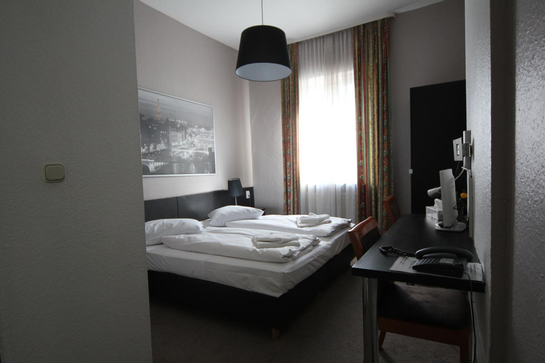 Bedroom 14