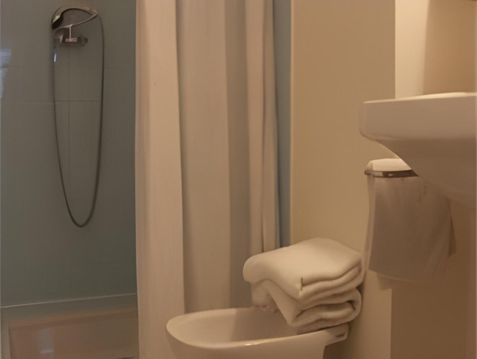 Bathroom, Atlantic Hotel, Pyrénées-Atlantiques
