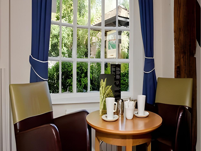Public Area 2, Holiday Inn ASHFORD - CENTRAL by IHG, Kent