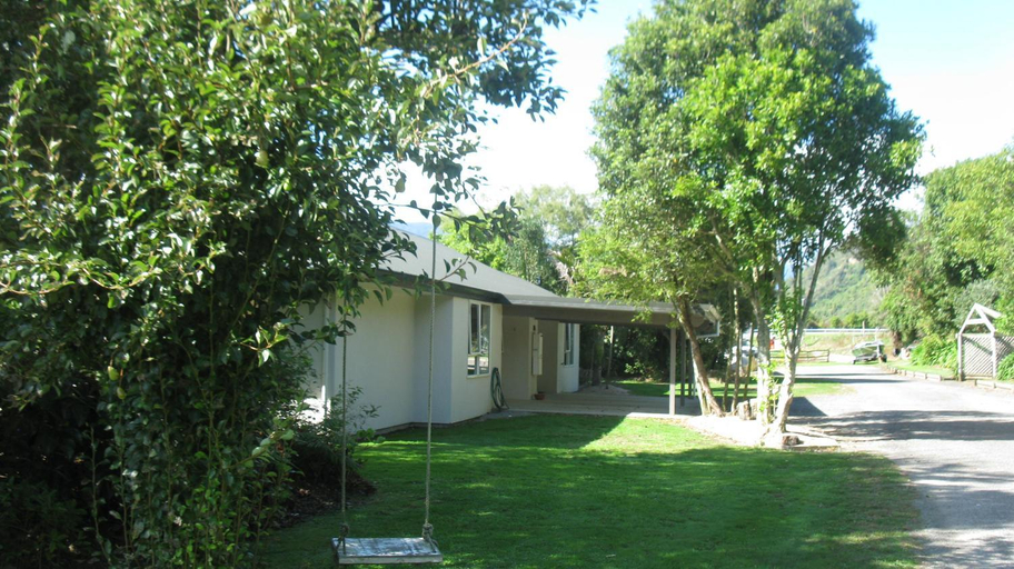 Others 2, Karamea River Motels, Buller
