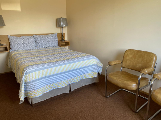Bedroom 3, Y5 Motel & Campground, Thompson-Nicola