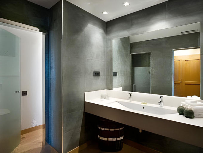 Bathroom 4, LA BOELLA, Tarragona