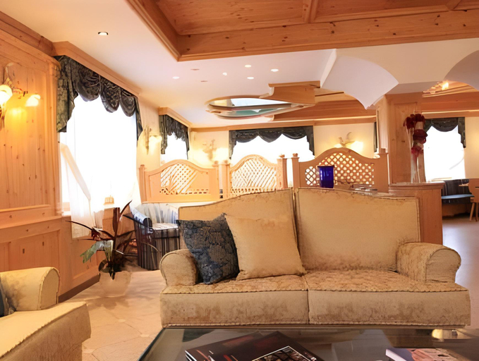 Public Area 2, Dolasilla Park Hotel, Trento