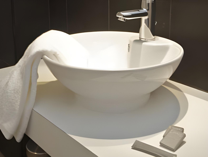 Bathroom 4, Hotel Port Haliguen, Morbihan