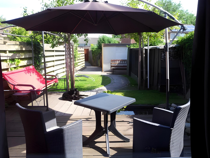Others 5, Bed & Breakfast 28 Appartement met Prive Tuin, Assen
