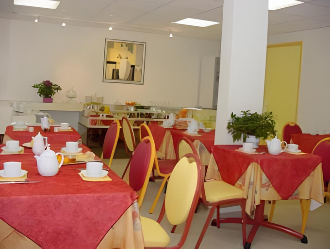 Food & Drinks 5, Hotel Tambourin, Marne