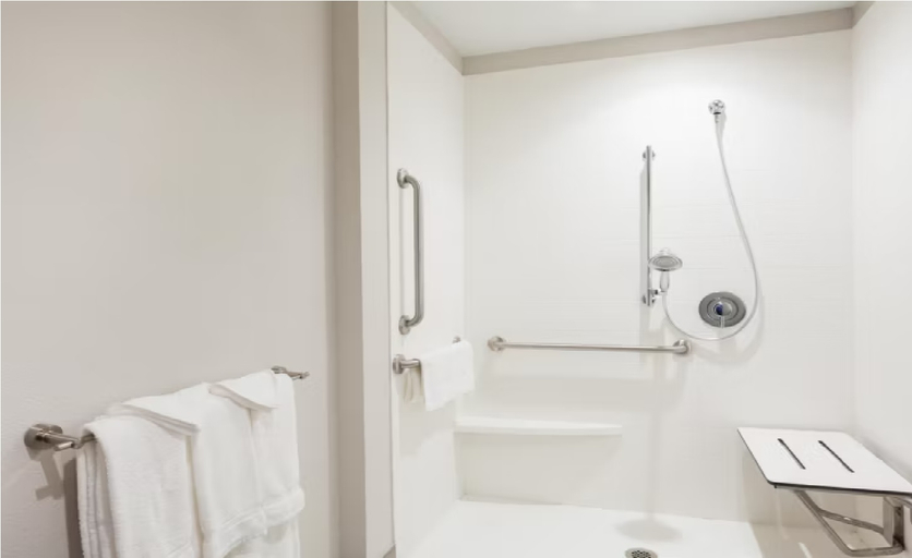 Bathroom 10