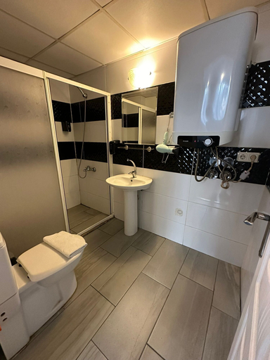 Bathroom 5, Home Life Hotel Residence, Buca