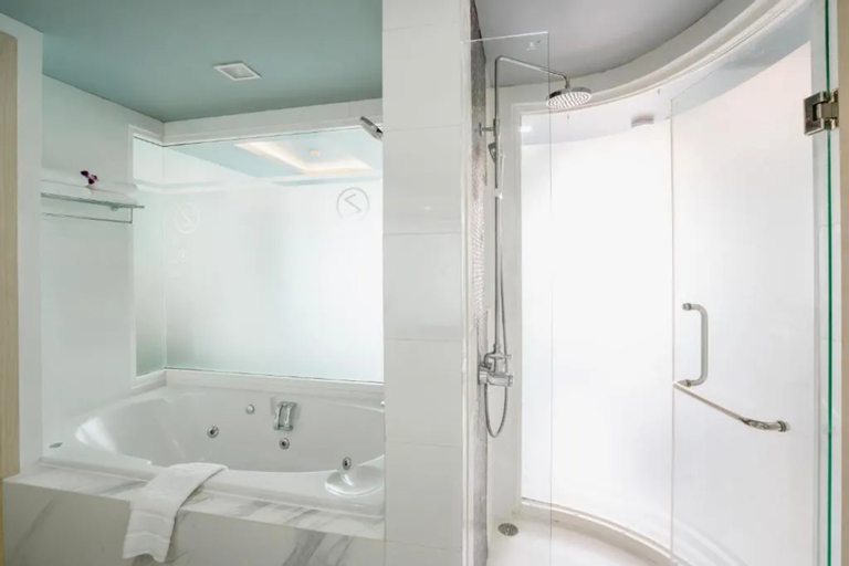 Bathroom 4
