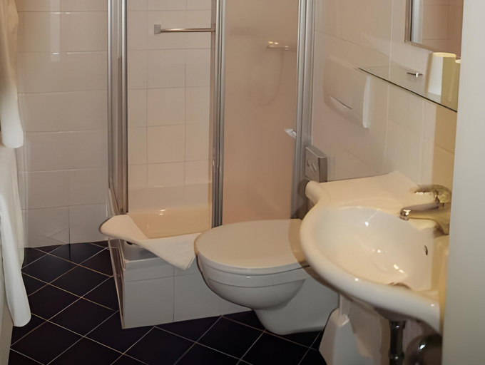 Bathroom 4, Hotel Rauscher - Das Naturteichparadies, Sankt Johann im Pongau