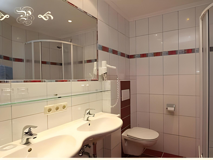 Bathroom 2, Hotel Appart Peter, Imst