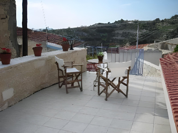 Balcony/terrace 4, Oinochori