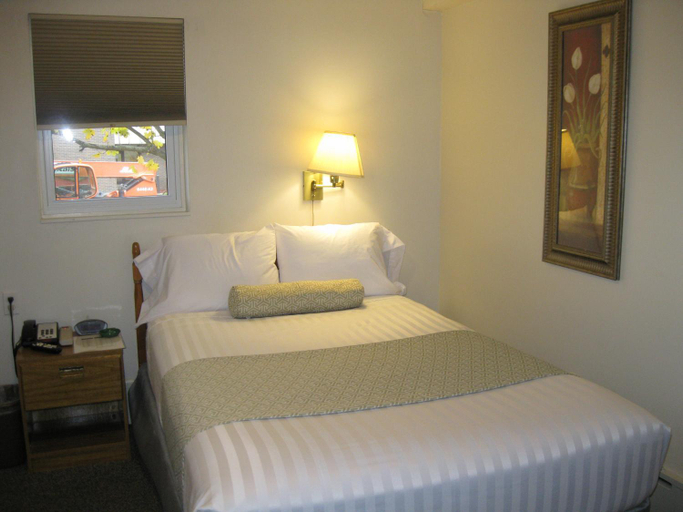 Others 3, Boyne City Motel, Charlevoix