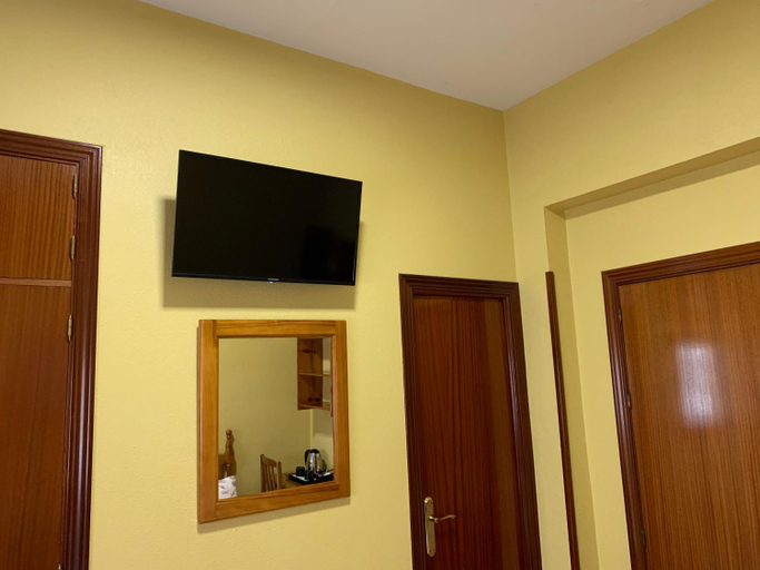 Others 4, Hostal Internacional, Madrid