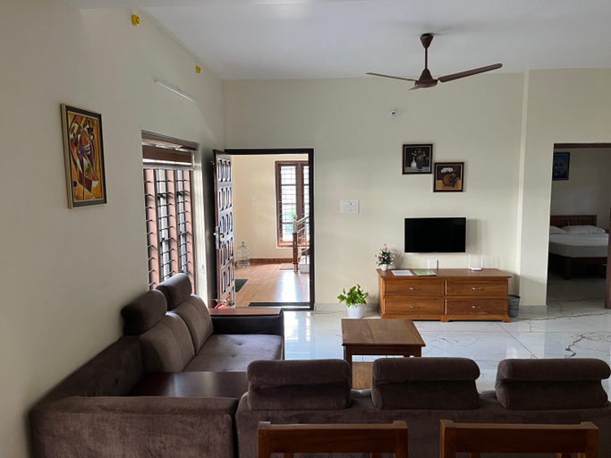 Others 4, Solomon Apartments,Alappuzha beach., Alappuzha