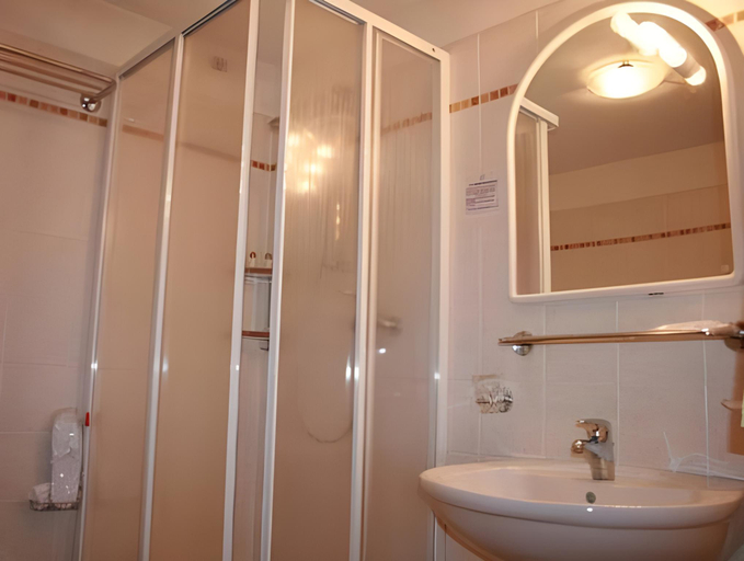 Bathroom 3, Hotel San Giovanni, Sondrio