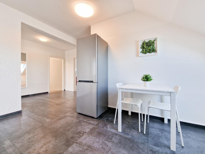 Others 2, Tolstov Apartments - 4 Room Apartments - 30 Min Messe DUS, Rhein-Kreis Neuss