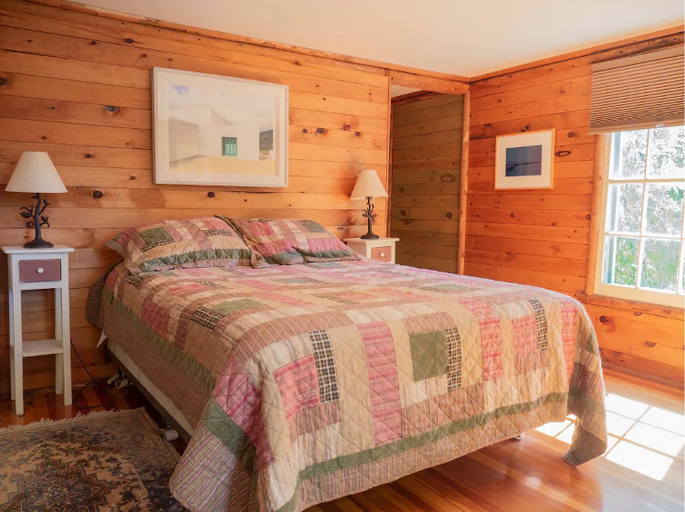 Adirondack Cottage Retreat, Essex