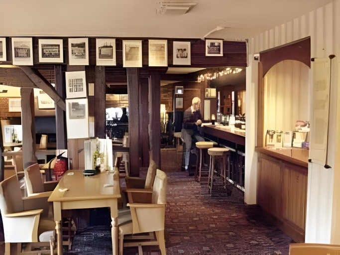 Food & Drinks 3, The Heathfield Inn, Devon