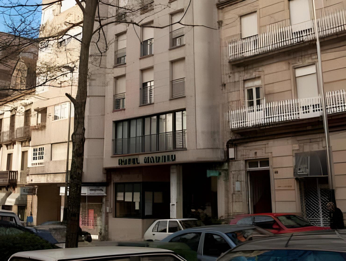 Others 5, Hotel Madrid, Pontevedra
