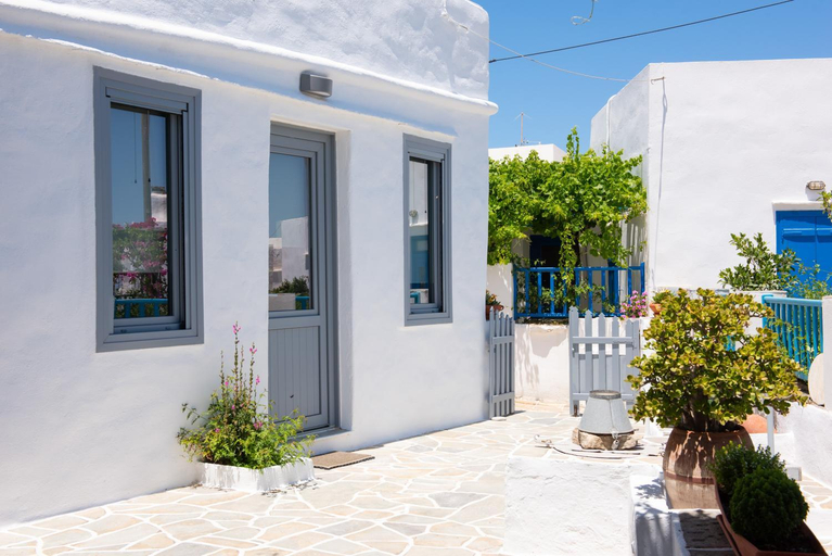 Entrance 3, Dora's traditional houses, South Aegean