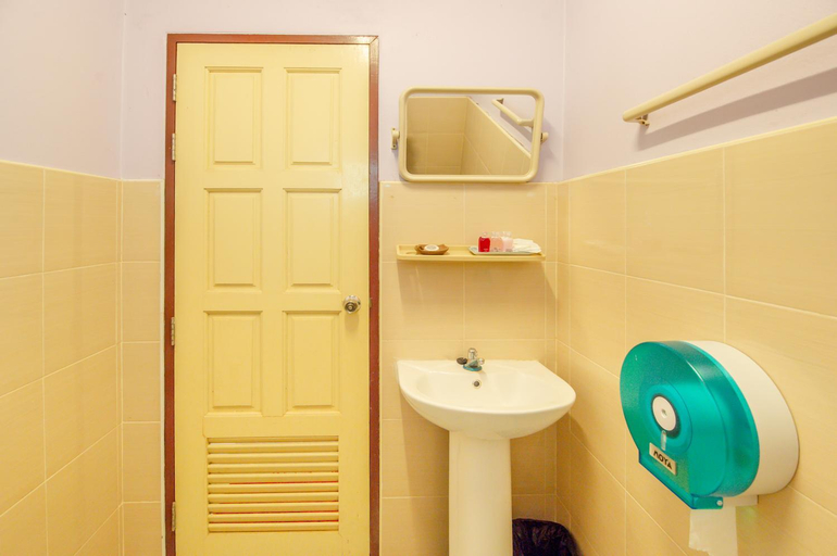 Bathroom 4, GOLDEN DRAGON RESORT KANCHANABURI, Muang Kanchanaburi