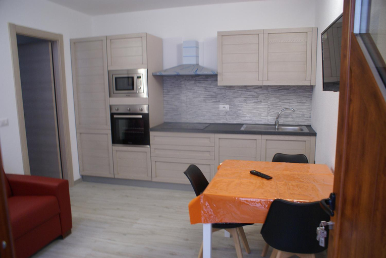Others 3, casa mariolu 2 bilocale, Nuoro