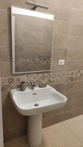 Bathroom 3, La Rondine Bed, Palermo