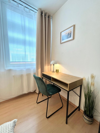 Apartment Tina - Old Town, Free Private Parking, Bratislava I