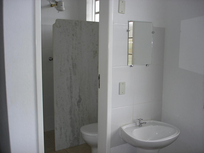 Bathroom, Delmus Hotel, Conselheiro Pena