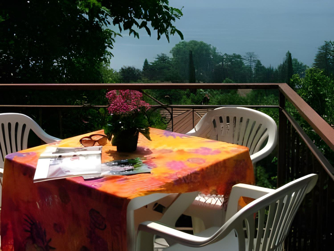 Others 5, Residence Celeste, Como