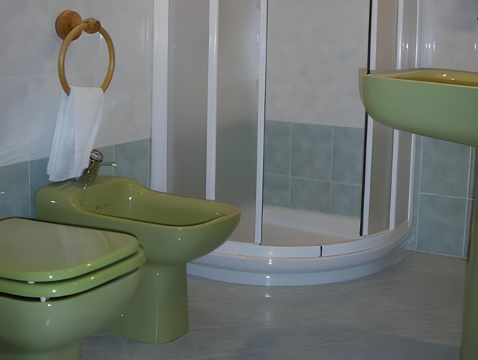 Bathroom 3, Casa Bruna Tignale, Brescia